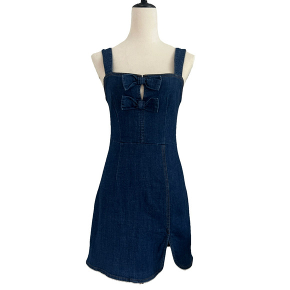 Mable Denim Mini Dress Womens Medium Front Bow Detail Back Zip Closure Bodycon - Picture 1 of 10